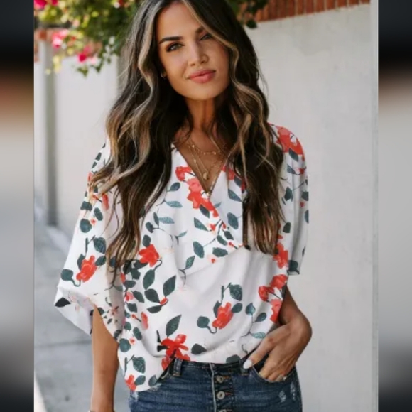 None Tops - ♥️New White floral drape vneck top